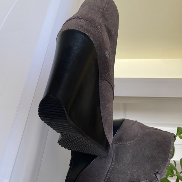 Lacoste Suede Wedge Booties - Picture 3 of 6